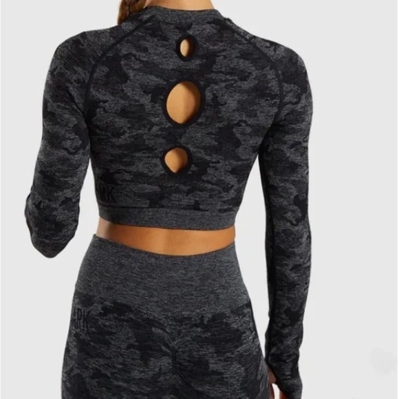 Women’s Gymshark Adapt Camo Seamless Long Sleeve Crop Top size medium - Picture 15 of 16
